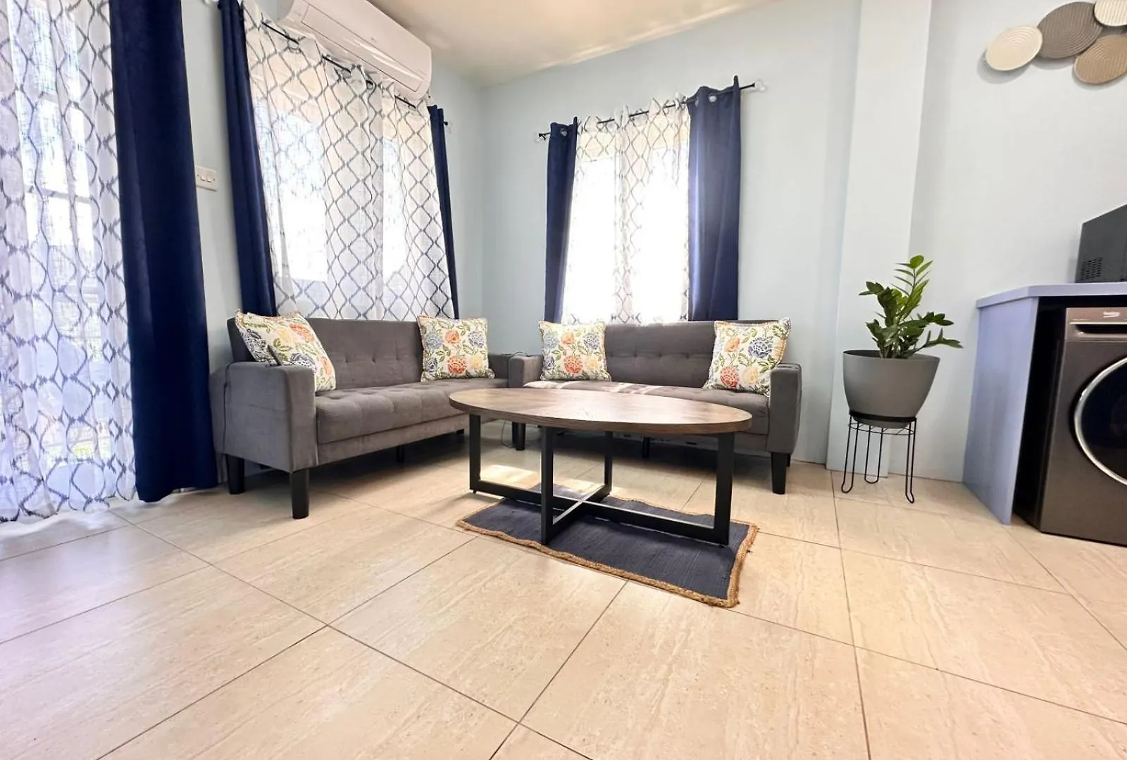 No 11 Independence Apartments St. George's Apartmanhotel